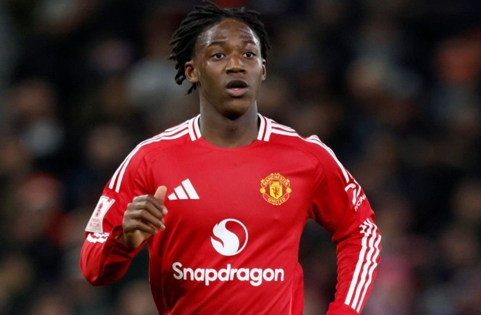 Chau Au day song vi Mainoo hinh anh