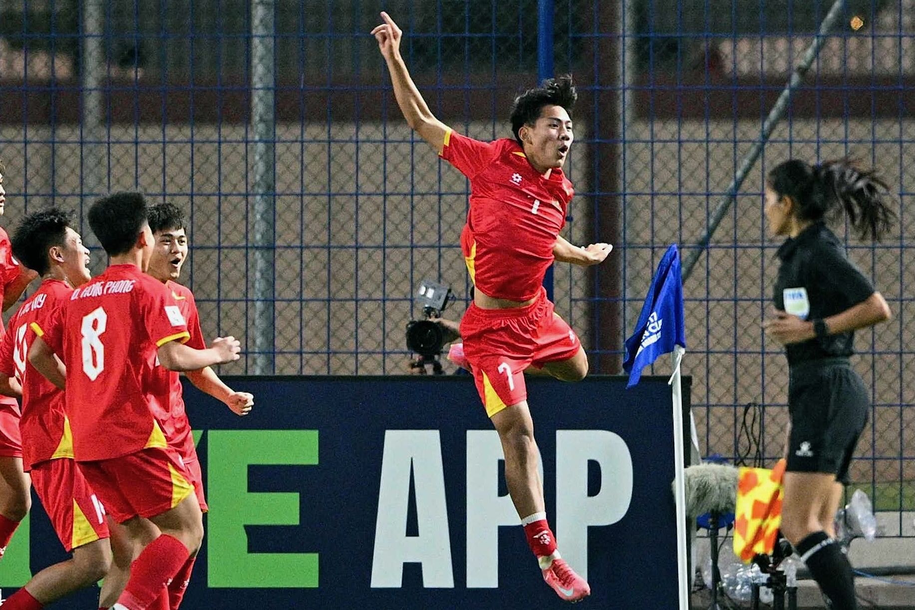 U17 Viet Nam hoa Australia hinh anh