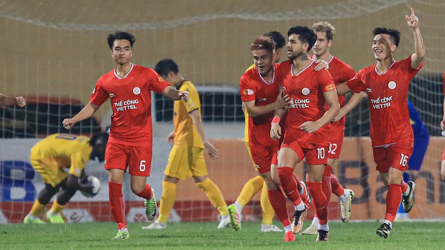 Highlights The Cong Viettel 1-0 SLNA: Cong Phuong ghi dau an hinh anh