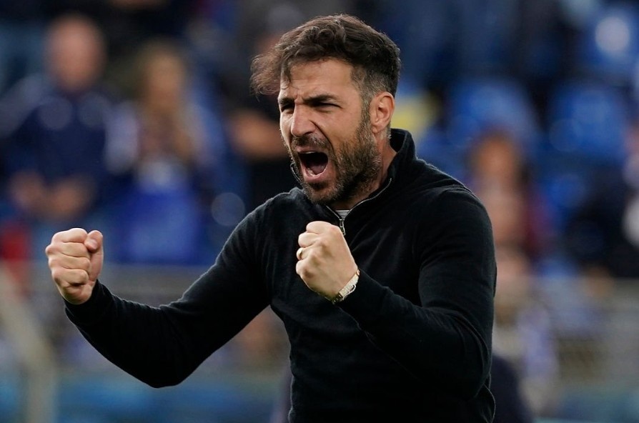 Ky tich cua HLV Fabregas hinh anh