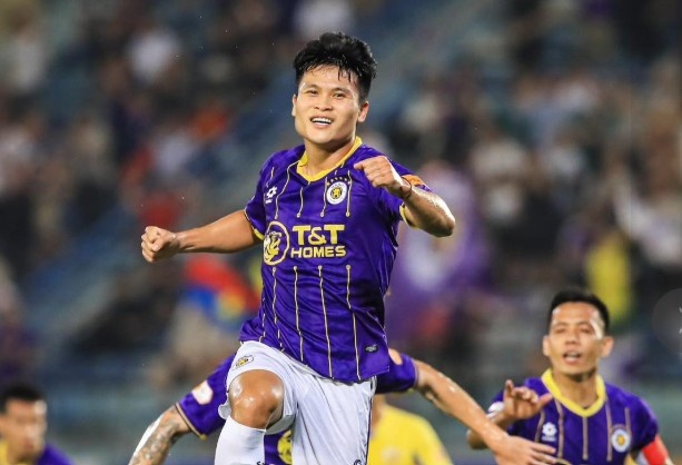 Highlights CLB Ha Noi 2-1 Quang Nam: Ban thang tu cham phat goc hinh anh