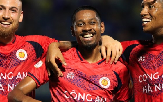 Highlights Quang Nam 0-3 CAHN: Cao Quang Vinh ghi ban dau tien hinh anh