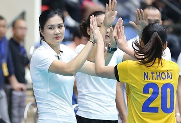 Hoa khoi bong chuyen Kim Hue co quyet dinh bat ngo hinh anh