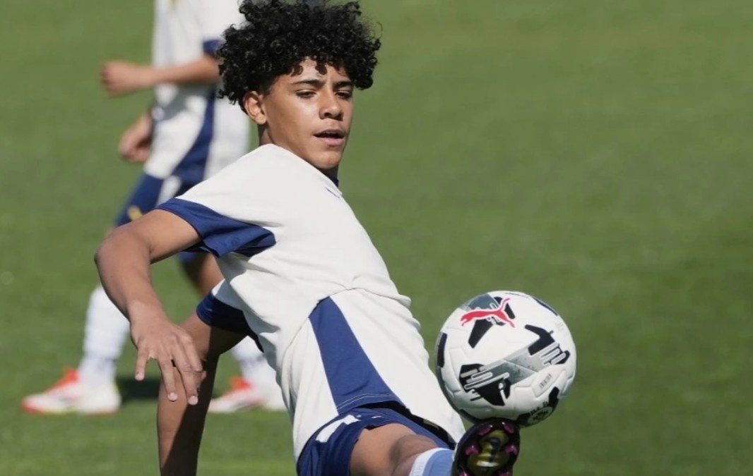 Cu dup ban thang cua con trai Ronaldo o chung ket giai quoc te hinh anh