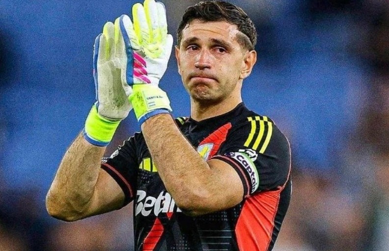 Chau Au 'day song' vi Emiliano Martinez hinh anh