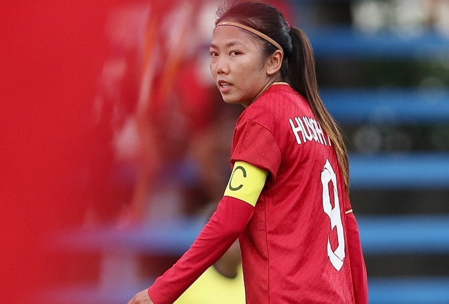 Huynh Nhu cung dong doi guc nga o ban ket cup chau A hinh anh