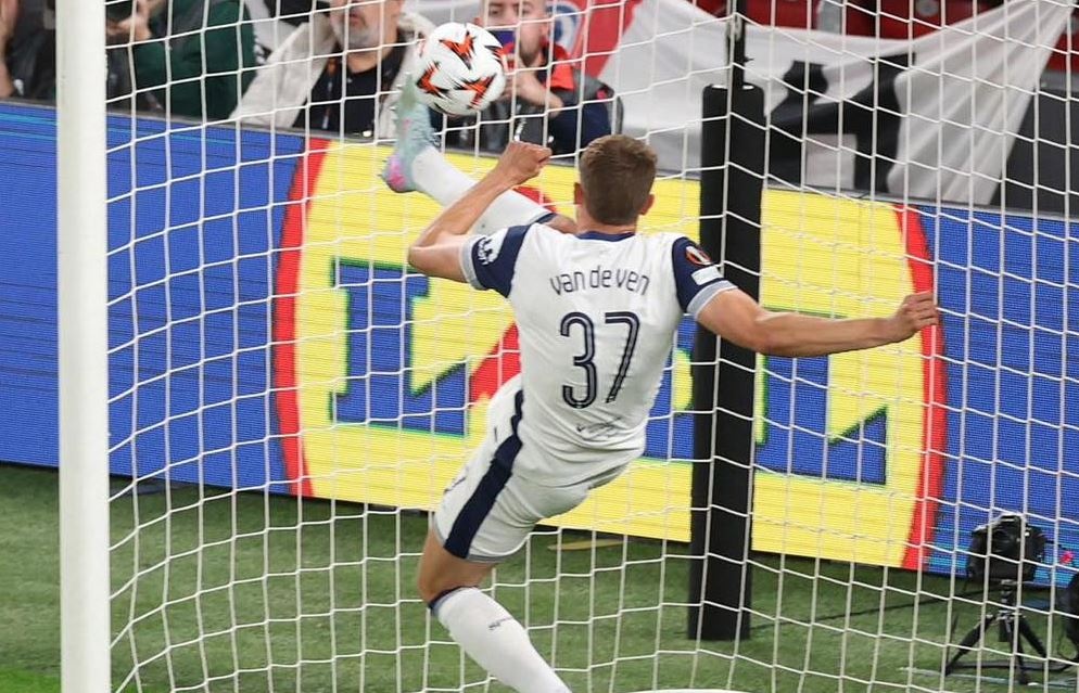 Khoanh khac khong tuong o chung ket Europa League hinh anh