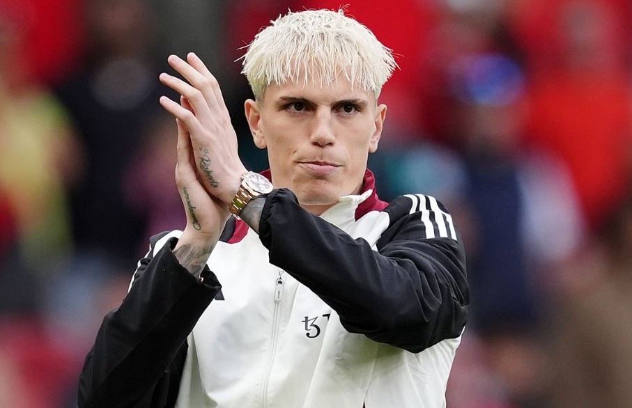 Amorim phu voi Garnacho hinh anh