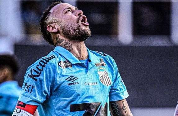 Neymar lam CDV ngao ngan hinh anh