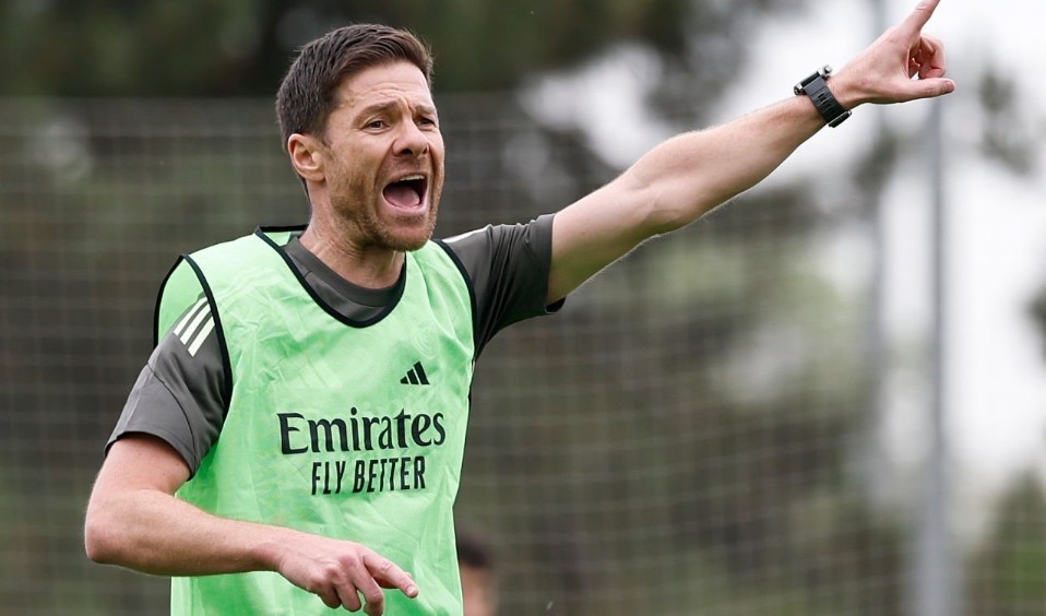 Alonso yeu cau Real chieu mo them 3 tan binh hinh anh