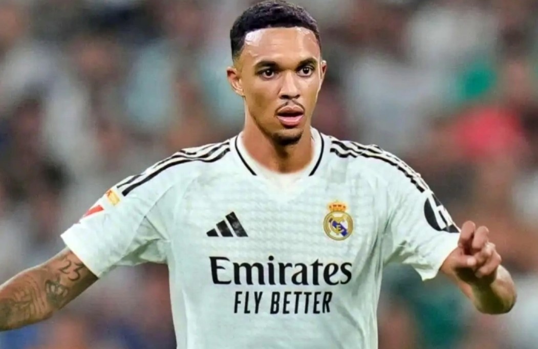 Alexander-Arnold phai tu bo so ao 66 tai Real hinh anh