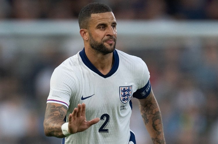 Walker gay phan no hinh anh