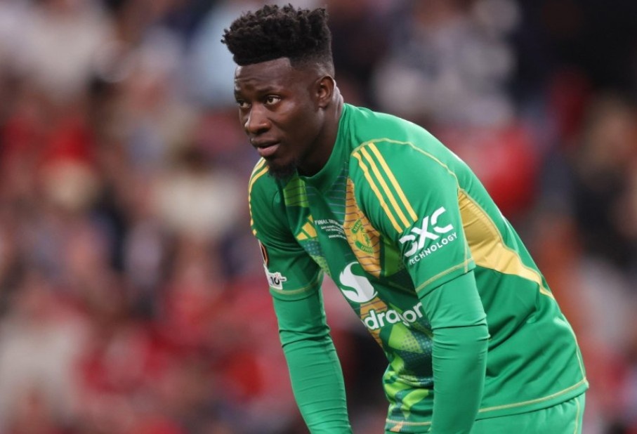 Onana gay chu y khi da tien dao hinh anh