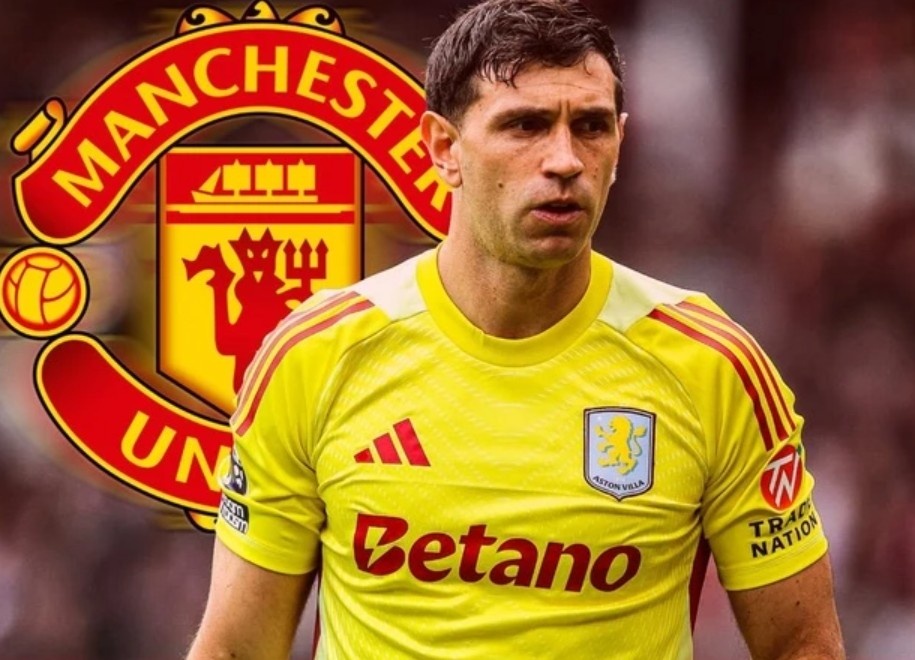 Emiliano Martinez bat ngo sang cua gia nhap MU hinh anh