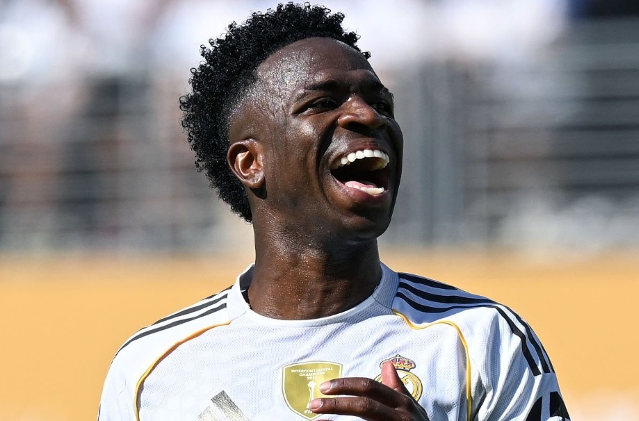 De nghi bien Vinicius thanh cau thu dat nhat lich su hinh anh