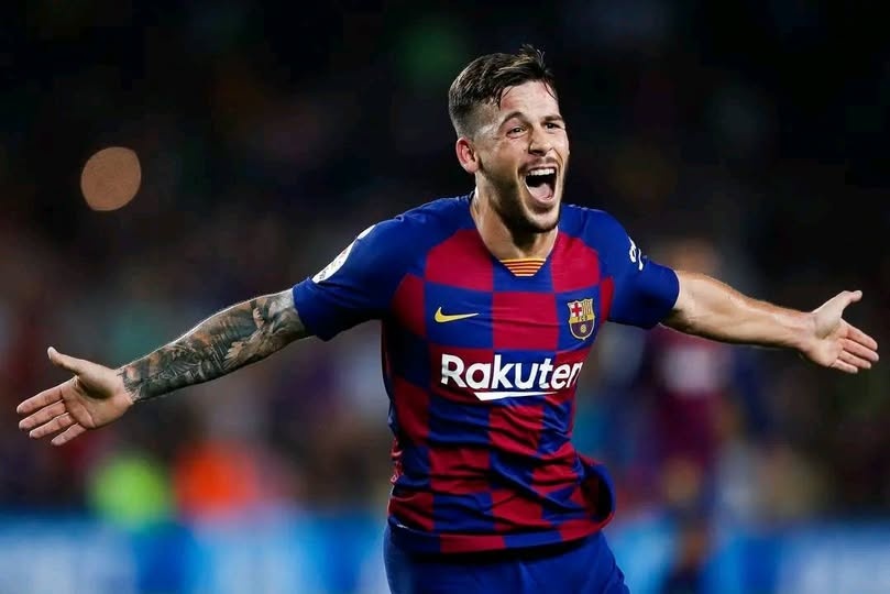 Cuu cau thu Barca bi cho can vao vung kin hinh anh