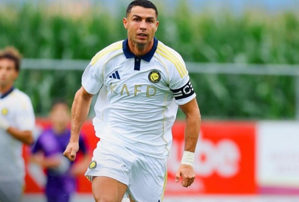 Ronaldo toa sang trong ngay tro lai hinh anh