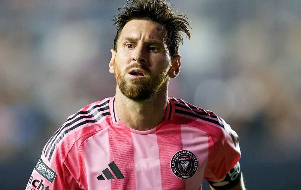 Messi cung dong doi gianh 2 diem sau tran dau ky la hinh anh