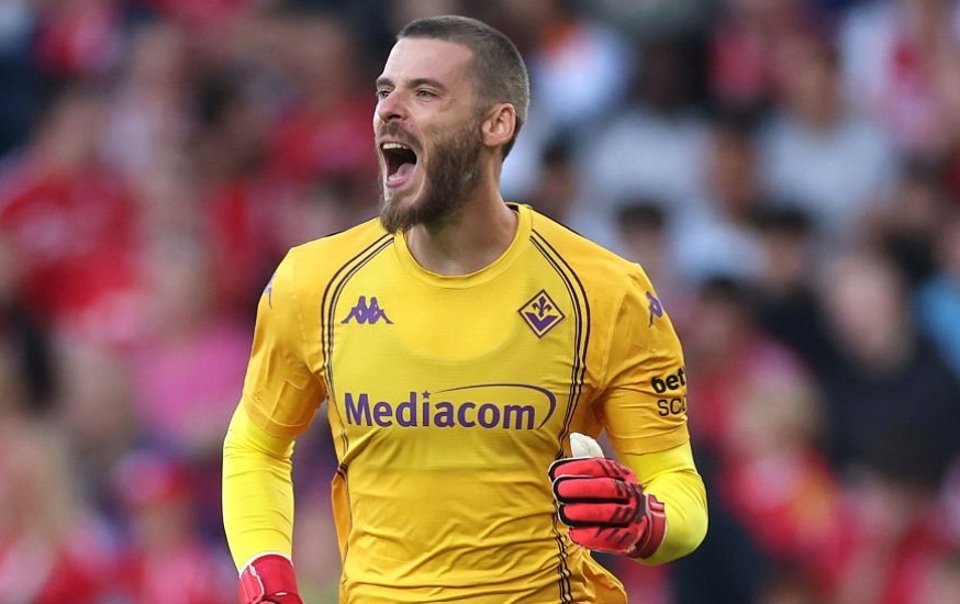 De Gea toa sang trong ngay tro lai Old Trafford hinh anh