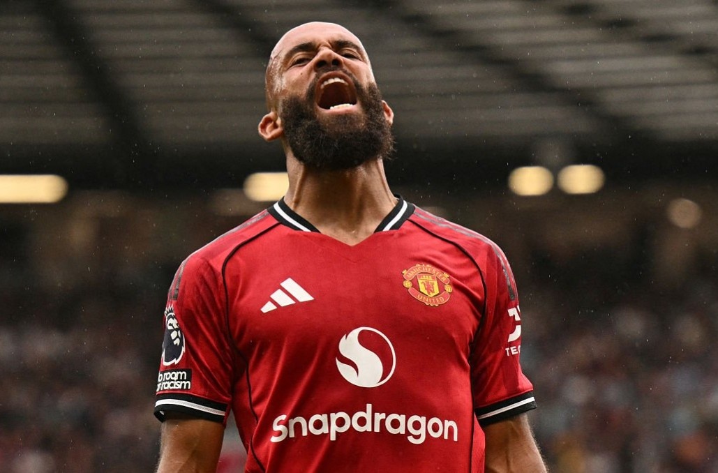 MU gianh 3 diem bang qua penalty o phut 90+7 hinh anh