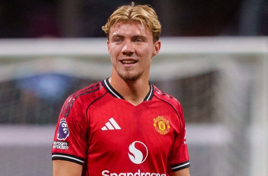 Vu Hojlund sang Napoli nguy co do be vao phut chot hinh anh