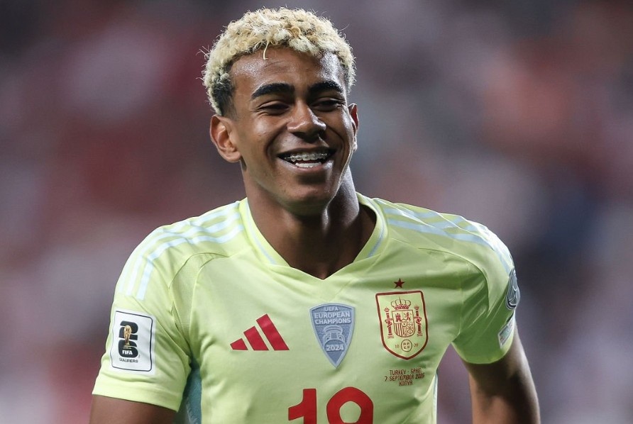 Nuoc di sai lam cua Bayern voi Yamal hinh anh