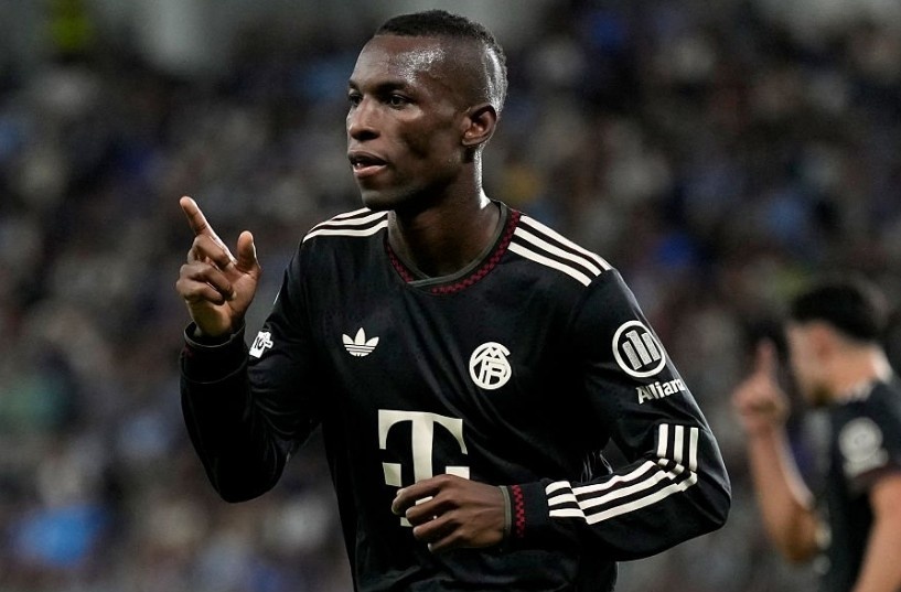 Nicolas Jackson ghi ban dau tien cho Bayern hinh anh