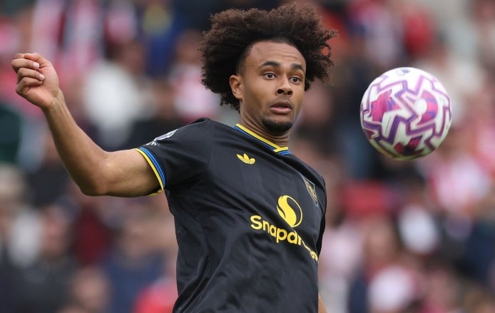 2 CLB Premier League hoi mua Zirkzee hinh anh