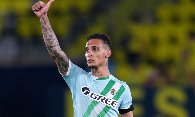 Antony ruc sang hinh anh