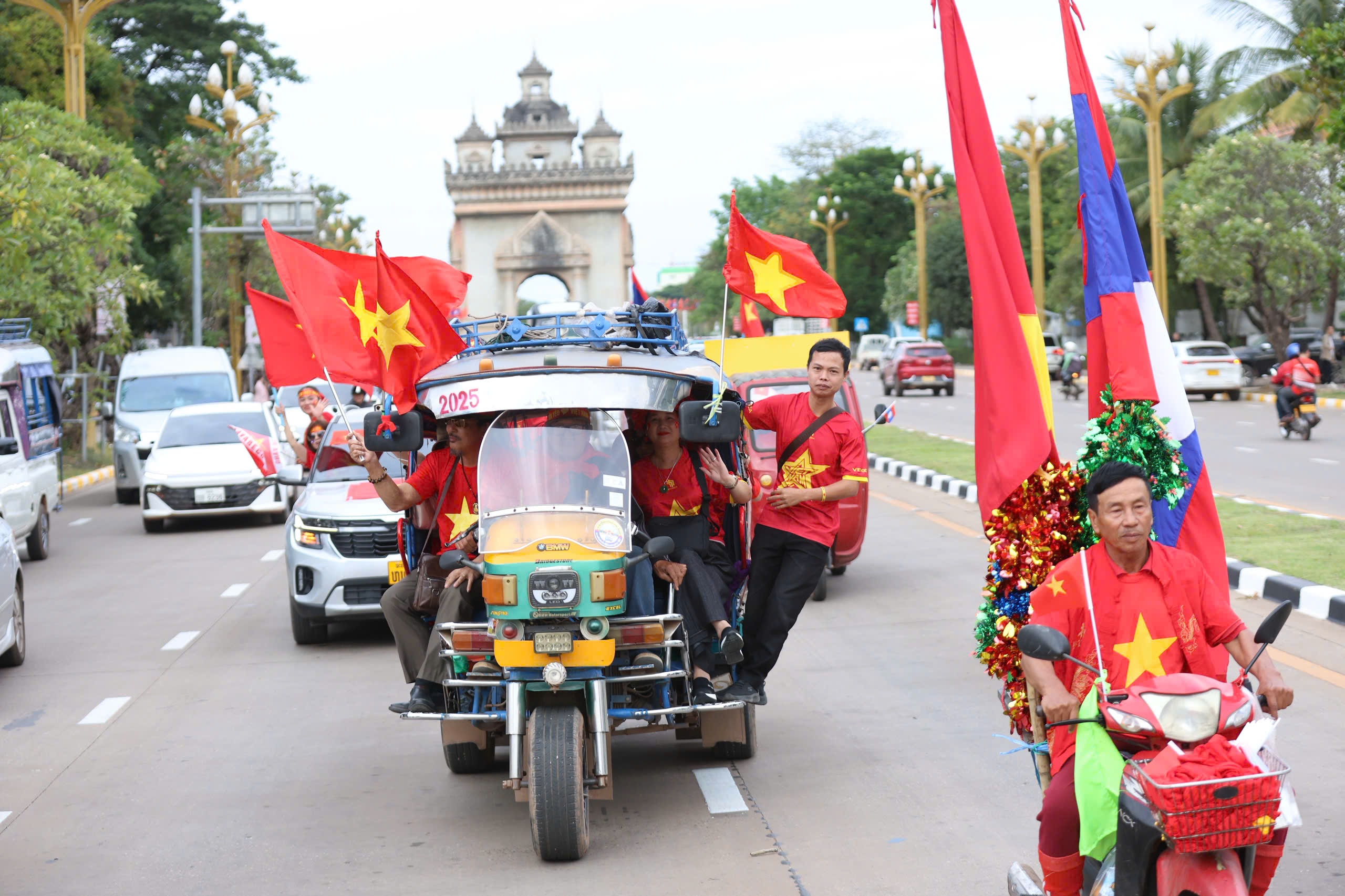 tuyen Lao dau Viet Nam anh 3