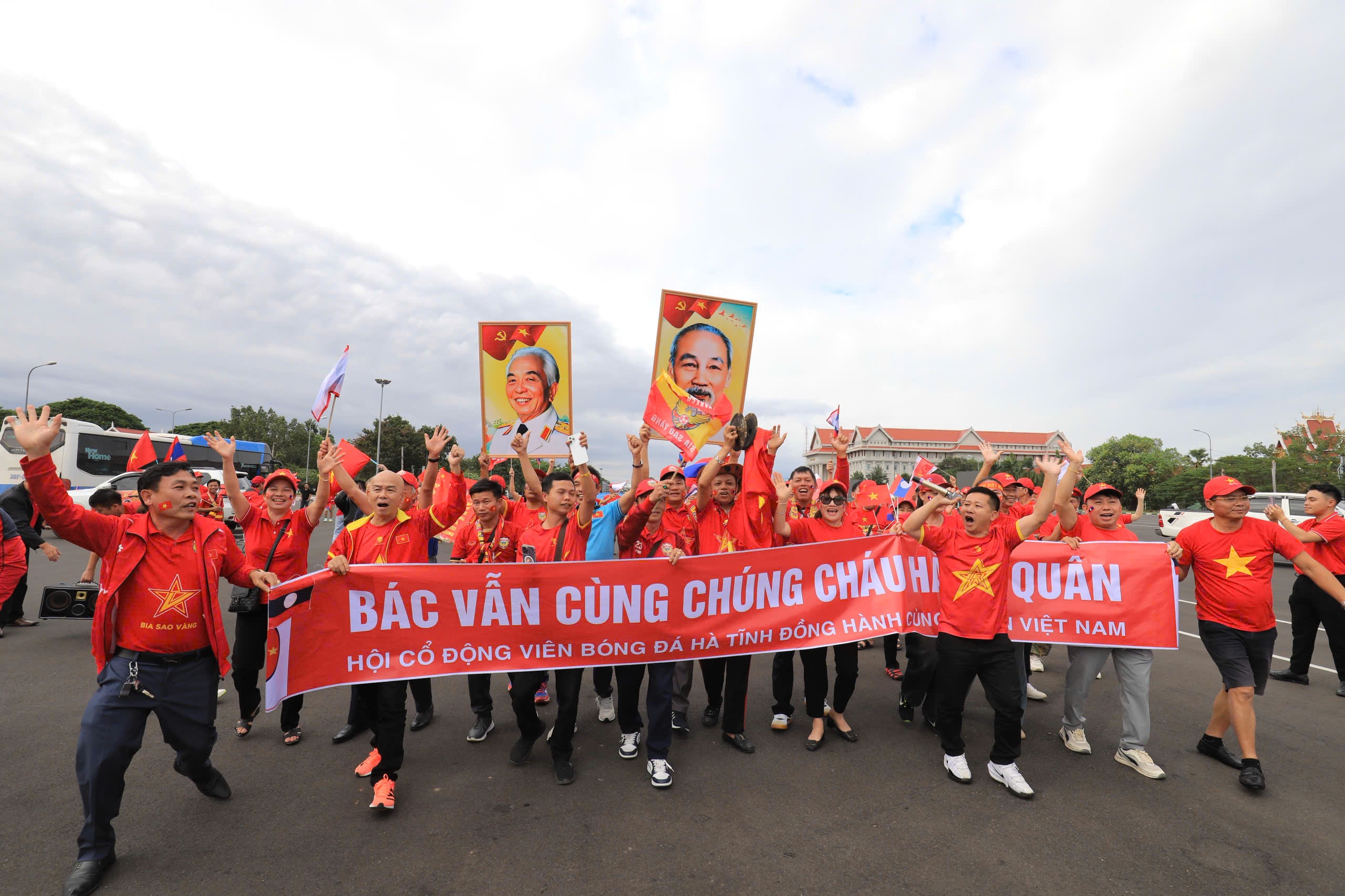 tuyen Lao dau Viet Nam anh 4