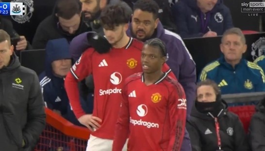 Sao MU tai xuat sau gan mot nam hinh anh