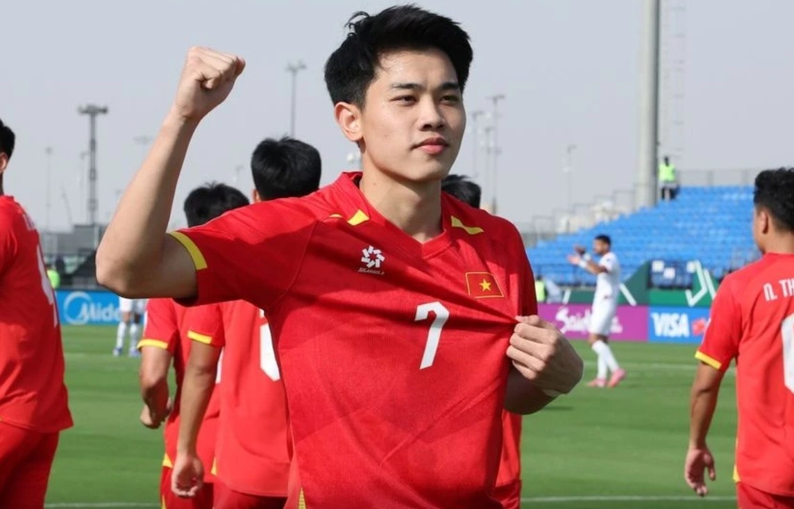 U23 Viet Nam vs Kyrgyzstan: Ve di tiep trong tam tay hinh anh