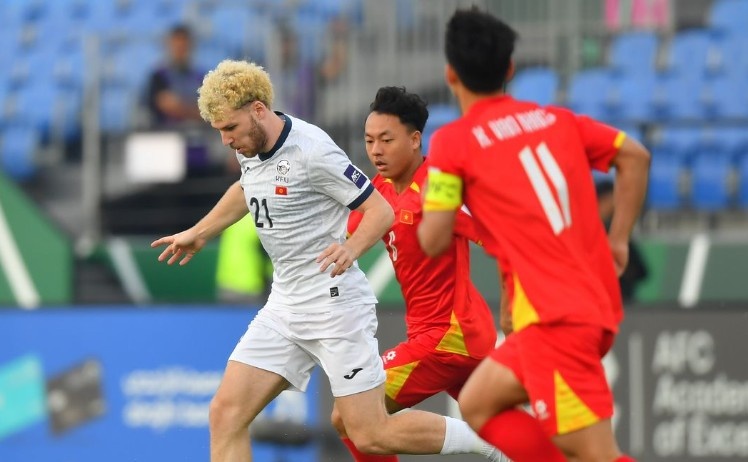 U23 Viet Nam 1-1 Kyrgyzstan: Ban thua bat ngo hinh anh