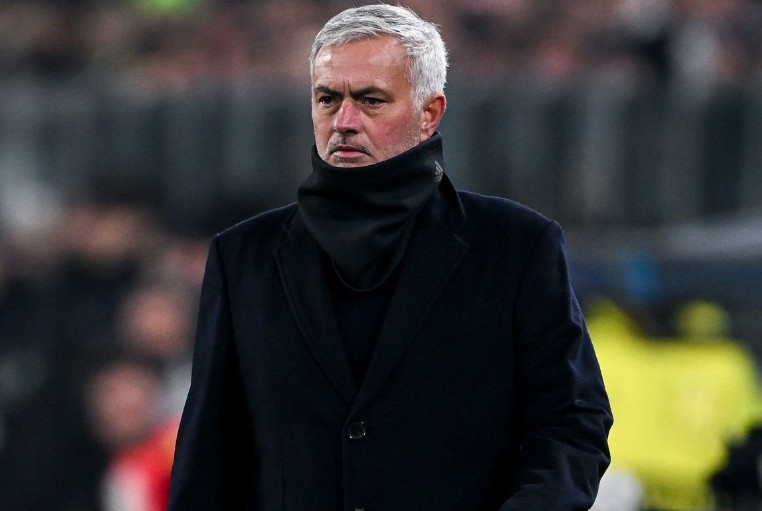 Doi cua Mourinho lam nguy hinh anh