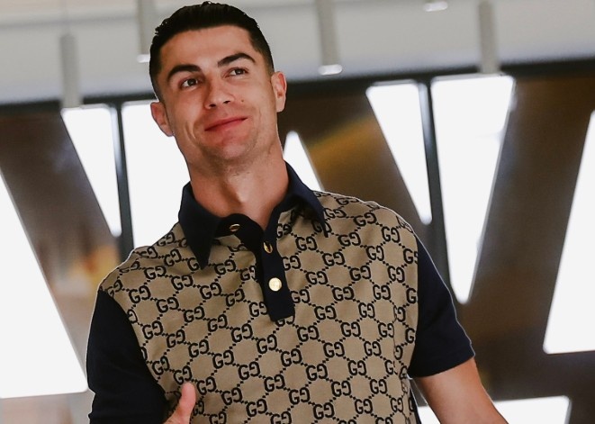 Ronaldo noi loan, tu choi ra san hinh anh