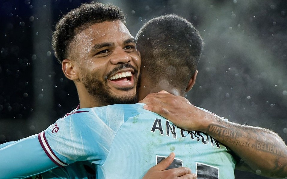 Man loi nguoc dong khong tuong tai Premier League hinh anh