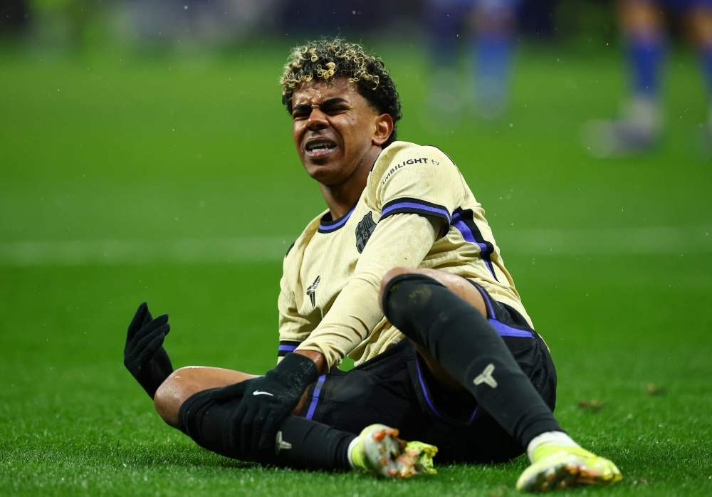 Lamine Yamal len tieng giua ap luc tai Barcelona hinh anh