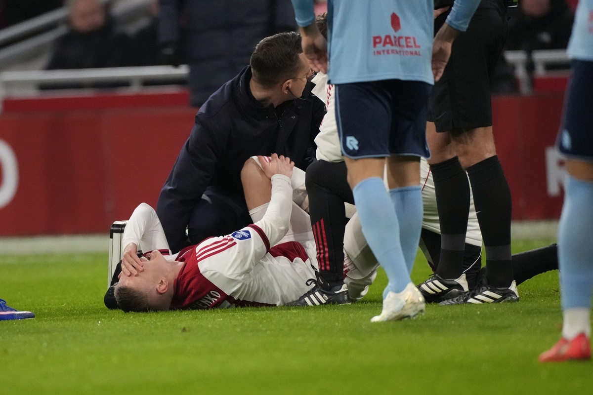 Tiec cho Zinchenko hinh anh