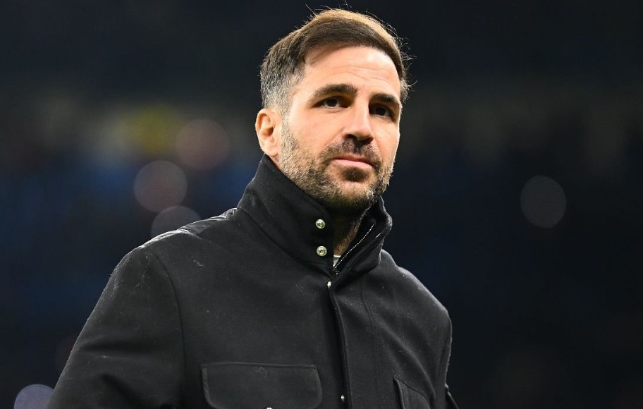 Thay tro Fabregas niu chan AC Milan trong cuoc dua vo dich hinh anh