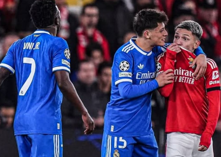 Benfica gap hoa vi de cau thu ky thi Vinicius hinh anh
