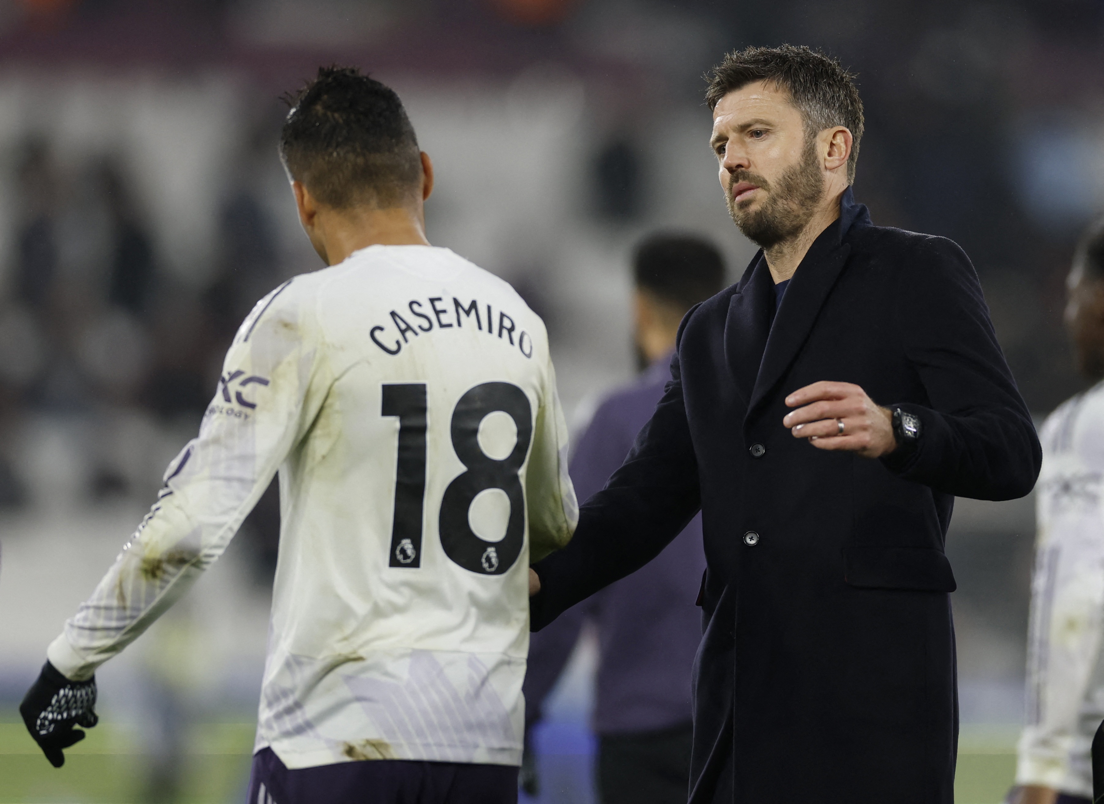 Mot cai ten lon se bi loai khoi doi hinh MU? hinh anh