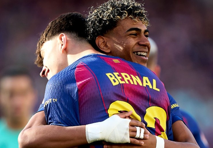 Lich su duoc viet nen trong ngay Barca chiem ngoi dau cua Real hinh anh