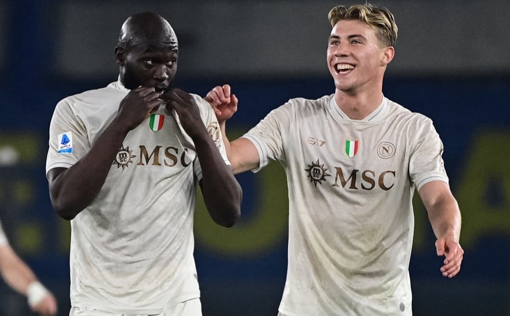 Hojlund toa sang tro lai hinh anh