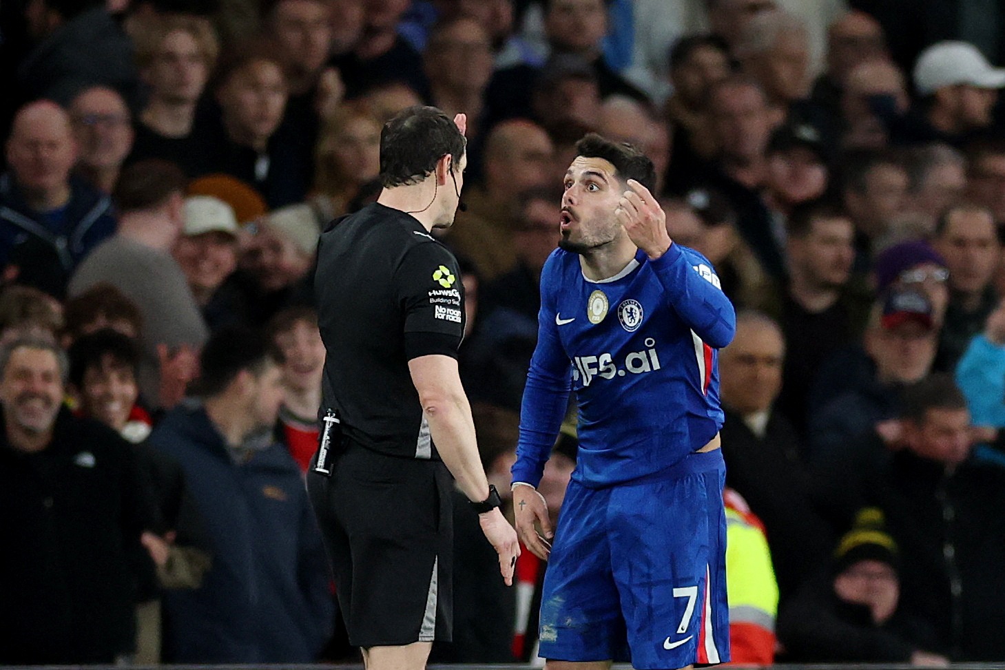 Can benh tu huy day Chelsea xuong bun hinh anh