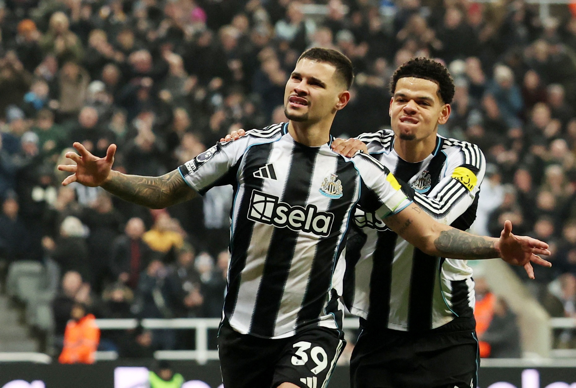 Vi sao Bruno Guimaraes la su thay the hoan hao cho Casemiro? hinh anh