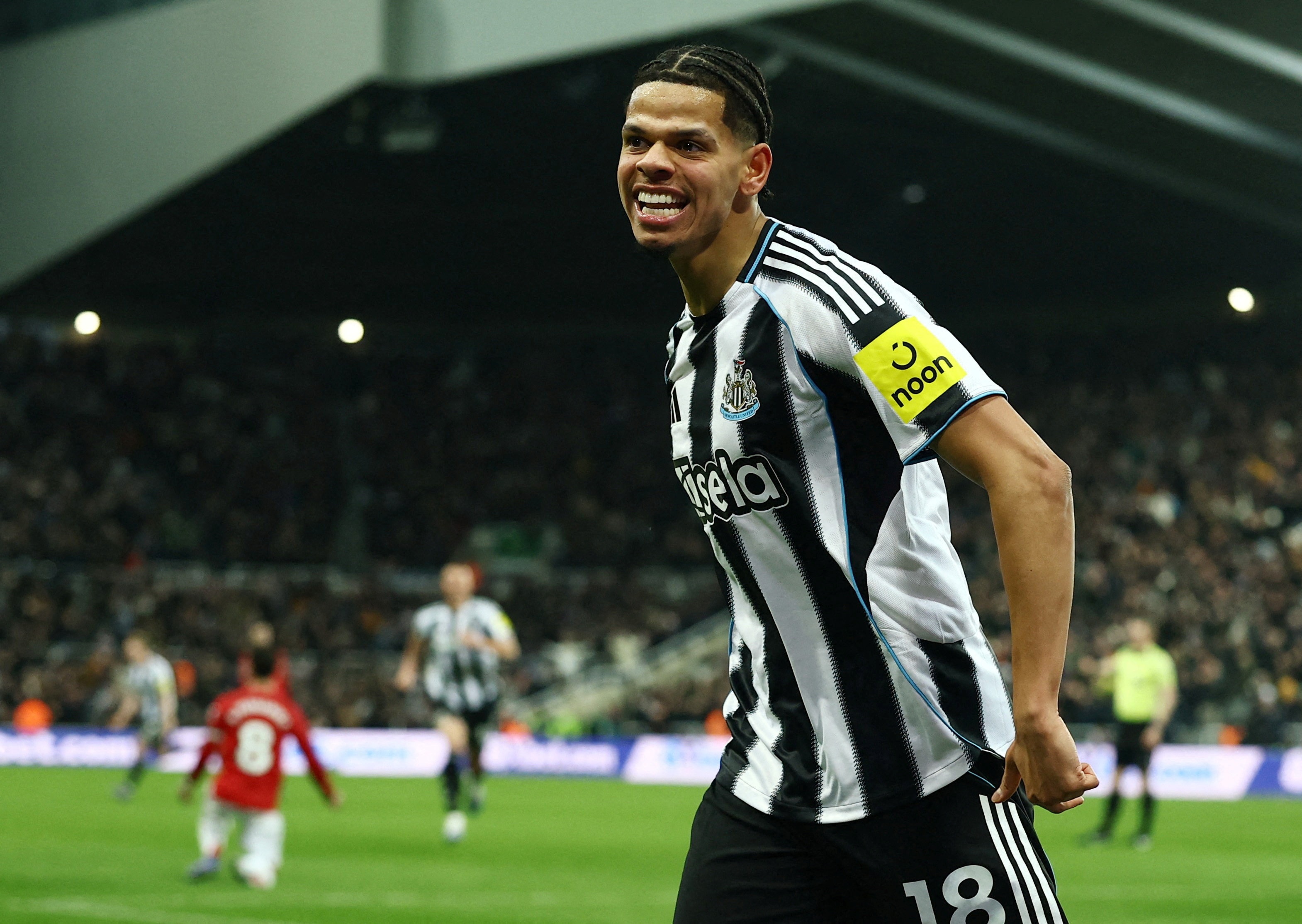 Mot tweet 12 nam truoc bat ngo quay lai am anh MU hinh anh