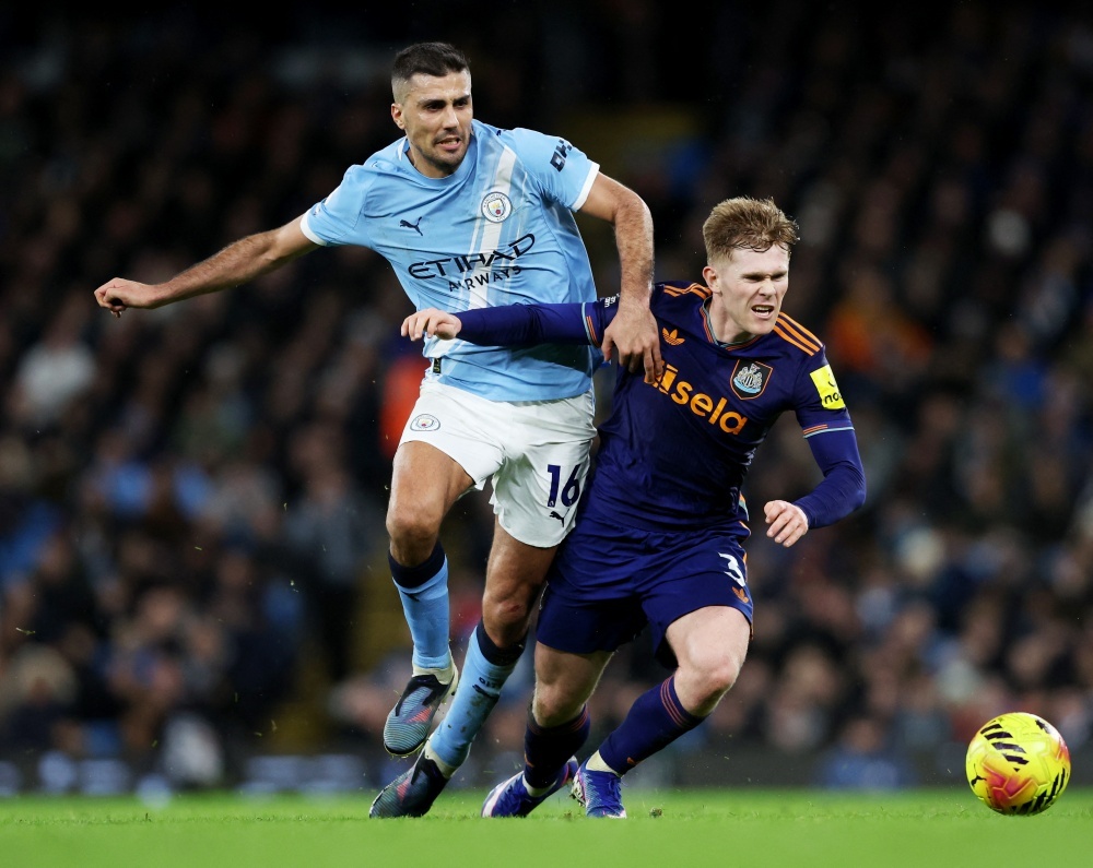 Real Madrid noi khong voi Rodri hinh anh