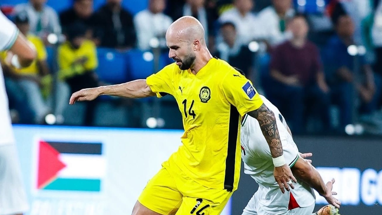 AFC noi ro vu cau thu Malaysia bi treo gio van ra san hinh anh