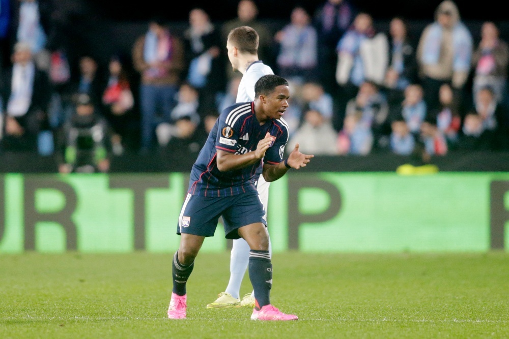 Endrick giai cuu Lyon phut cuoi tai Balaidos hinh anh